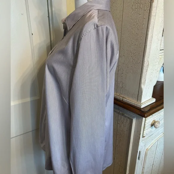 Banana Republic Tailored Fit Pinstripe Shirt - Picture 4 of 12